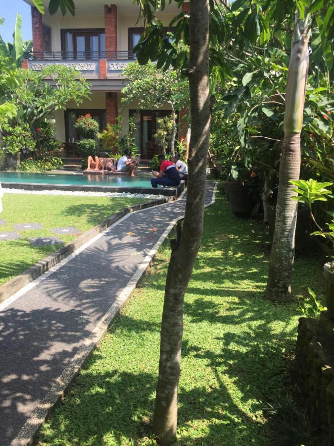 Umah Dangin Guest House Ubud  Exterior photo